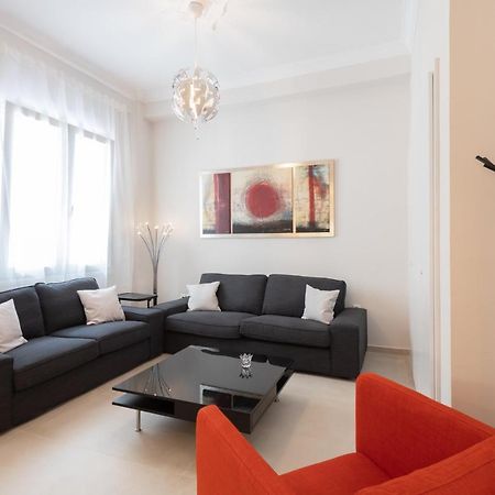 Modern 2-Bedroom Apt, 200M From The Acropolis أثينا المظهر الخارجي الصورة