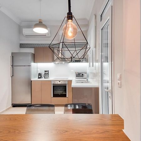 Modern 2-Bedroom Apt, 200M From The Acropolis أثينا المظهر الخارجي الصورة