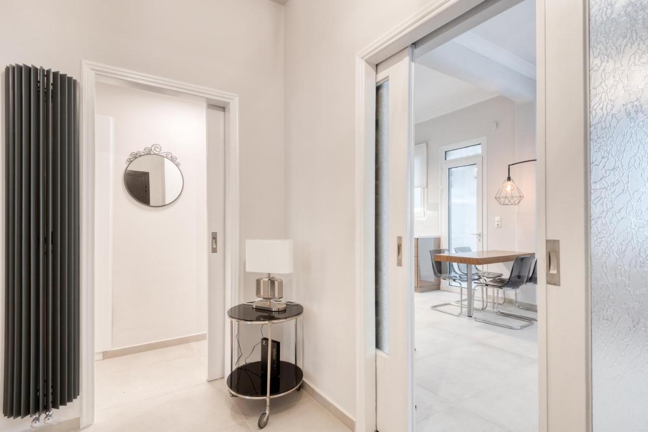 Modern 2-Bedroom Apt, 200M From The Acropolis أثينا المظهر الخارجي الصورة