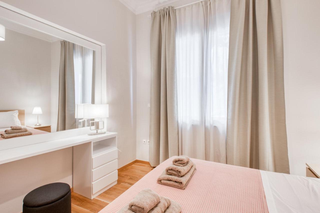 Modern 2-Bedroom Apt, 200M From The Acropolis أثينا المظهر الخارجي الصورة
