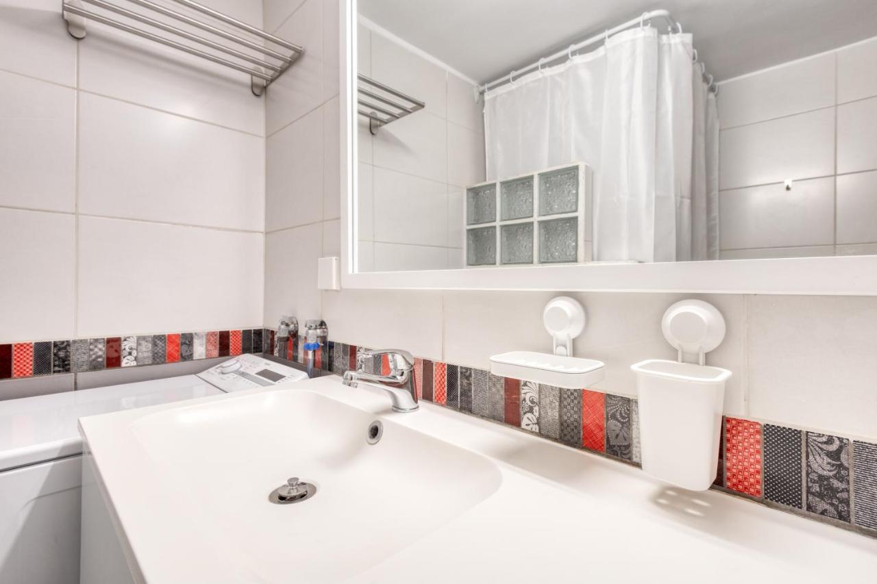 Modern 2-Bedroom Apt, 200M From The Acropolis أثينا المظهر الخارجي الصورة