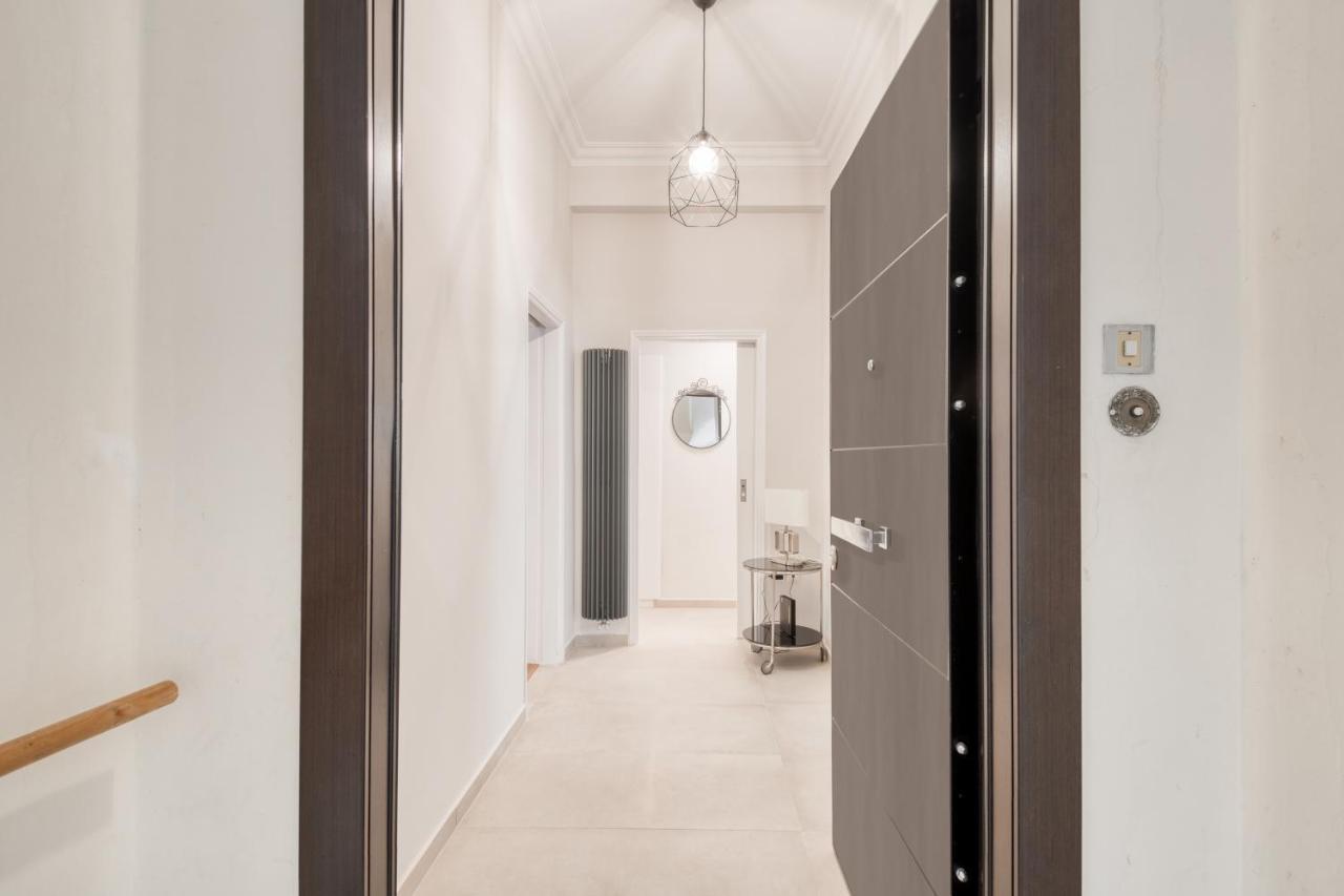 Modern 2-Bedroom Apt, 200M From The Acropolis أثينا المظهر الخارجي الصورة