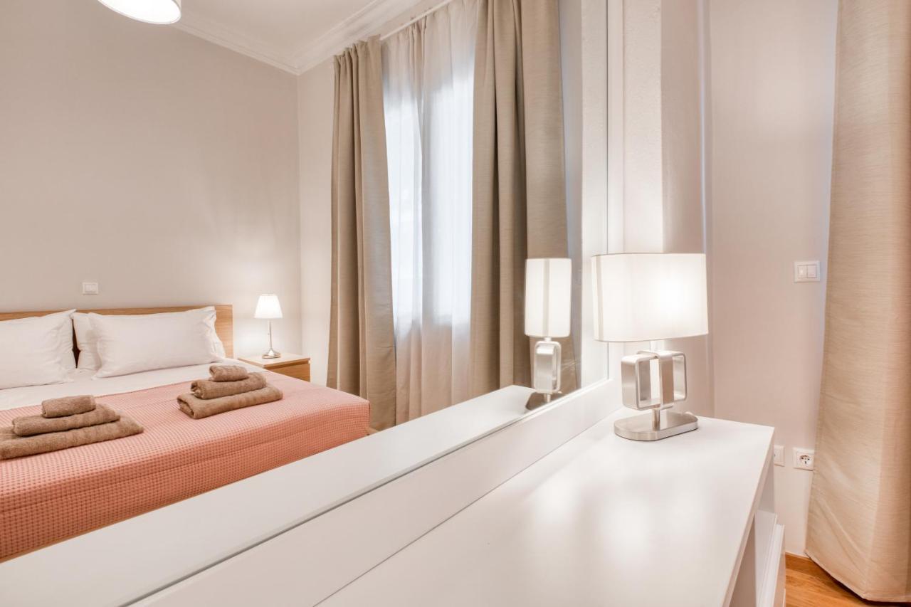 Modern 2-Bedroom Apt, 200M From The Acropolis أثينا المظهر الخارجي الصورة