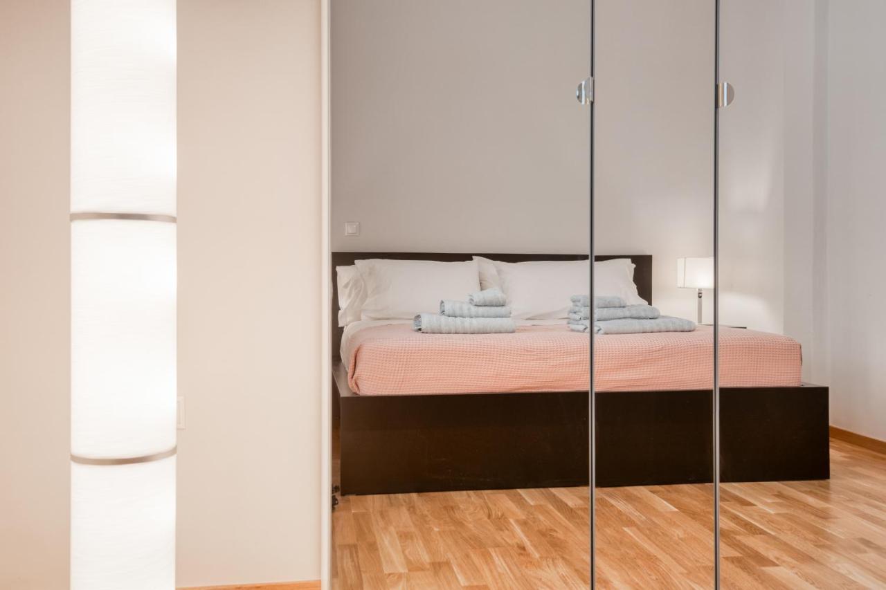 Modern 2-Bedroom Apt, 200M From The Acropolis أثينا المظهر الخارجي الصورة