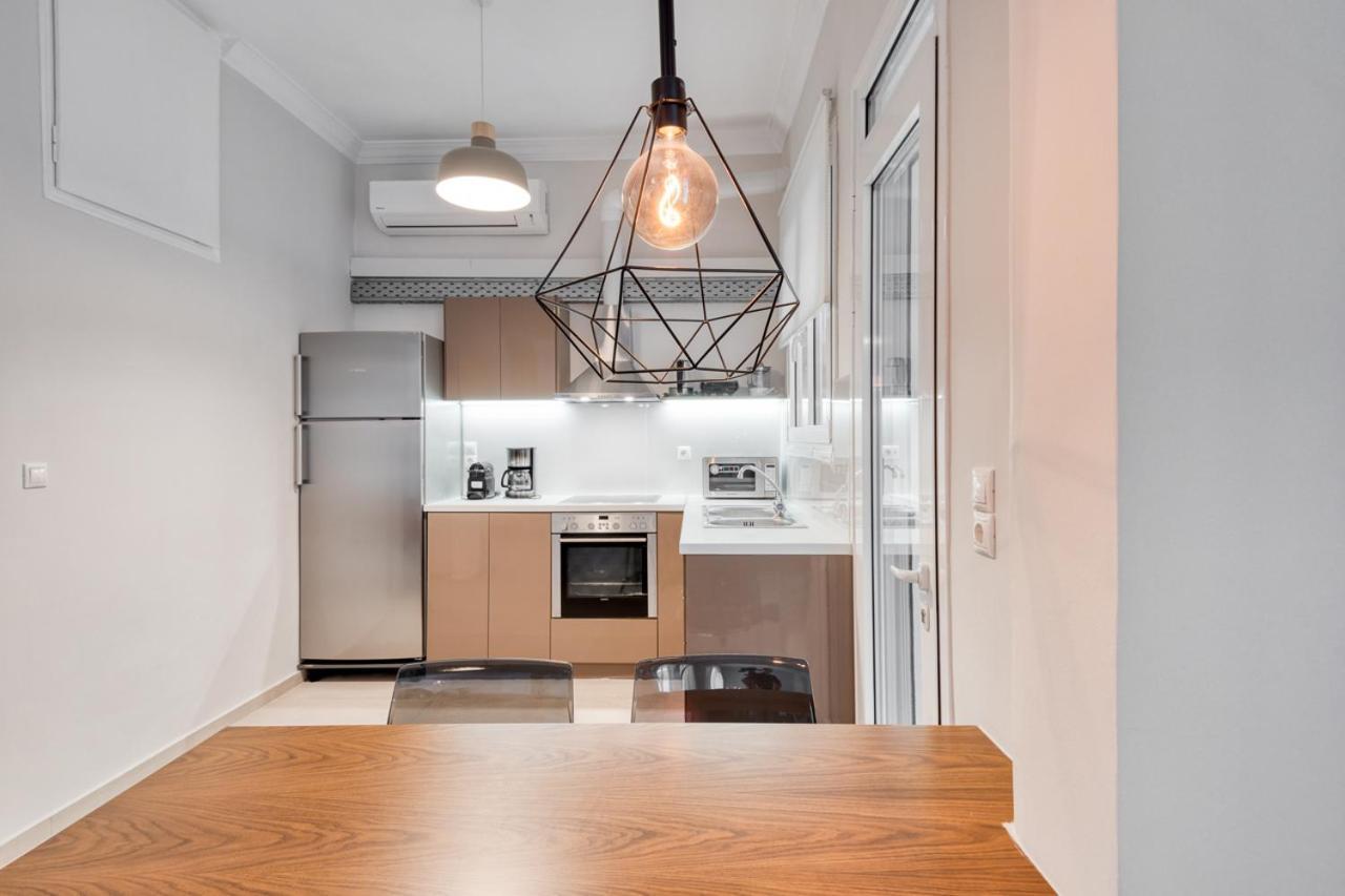 Modern 2-Bedroom Apt, 200M From The Acropolis أثينا المظهر الخارجي الصورة